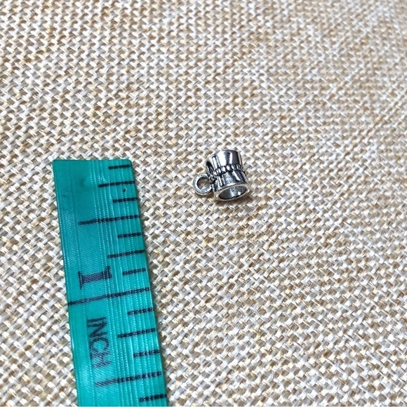 🔴 5 for $10 ONE Vintage Style Silver Tone Mug Pendant - Picture 4 of 4